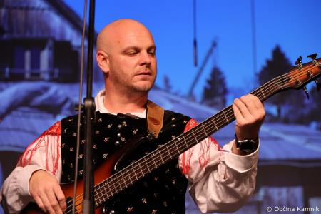 Ples in glasba izpod kamniških planin v izvedbi Folklorne skupine Kamnik in njihovih prijateljev  (58)